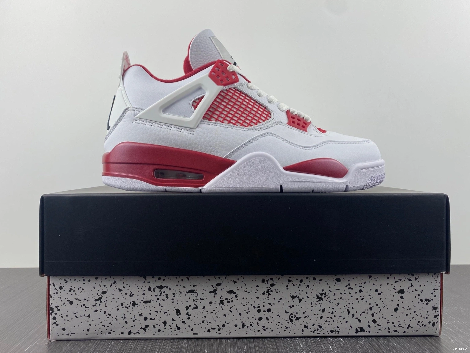 - Retro 308497-106 89 Jordan 4 Alternate 1230